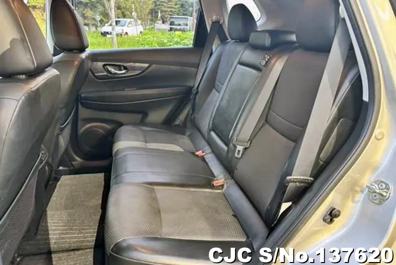 Nissan X-Trail in Silver for Sale Image 17