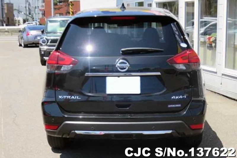 Nissan X-Trail in Black for Sale Image 3
