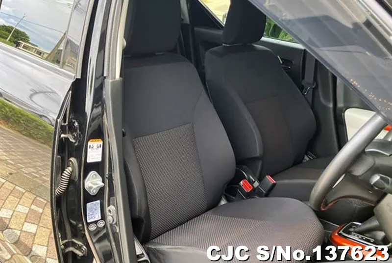Suzuki Ignis in Black for Sale Image 12