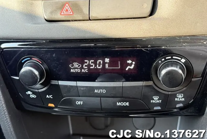 Suzuki Escudo in Brown for Sale Image 16