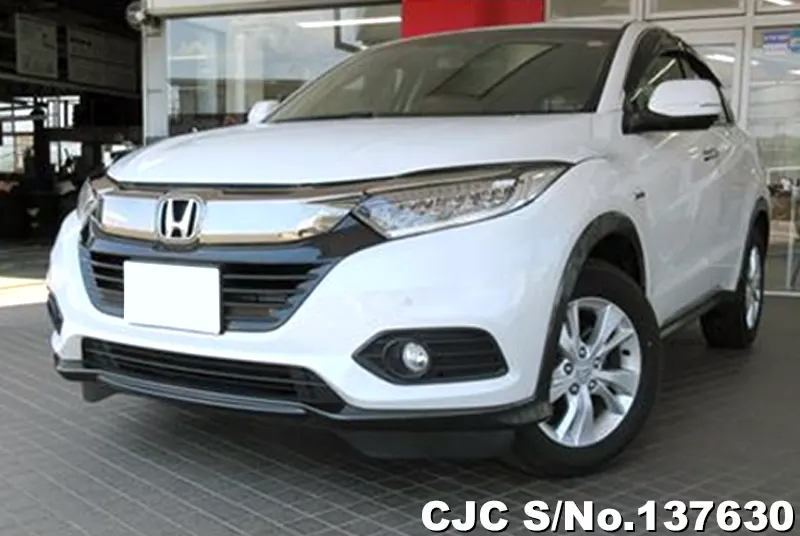 Honda Vezel in White for Sale Image 3