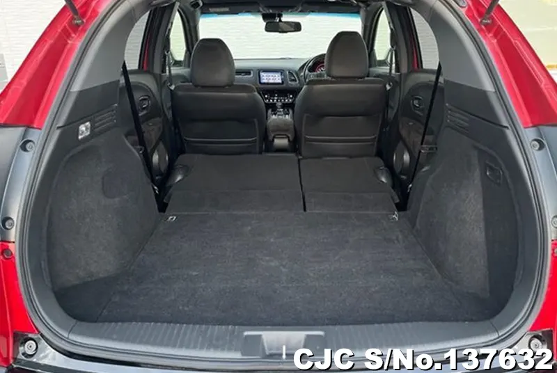 Honda Vezel in Red for Sale Image 6