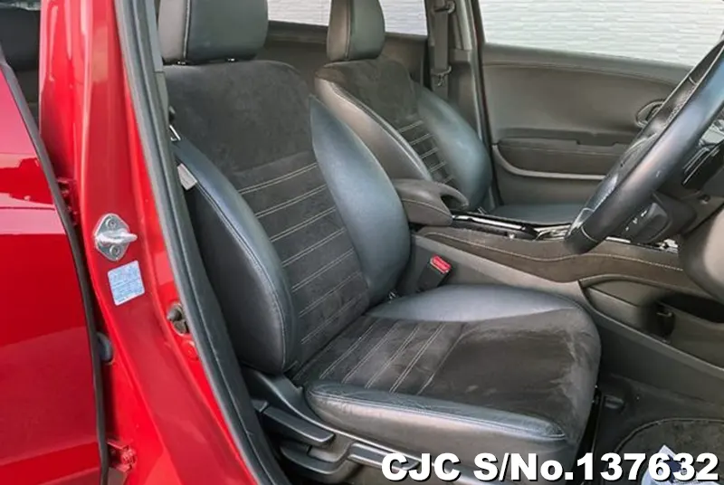 Honda Vezel in Red for Sale Image 8