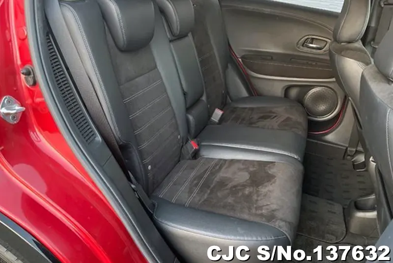 Honda Vezel in Red for Sale Image 9