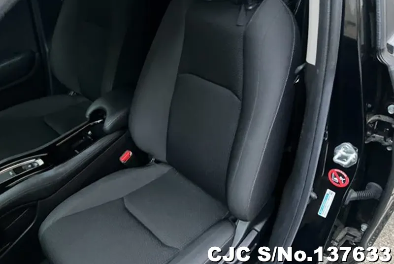 Honda Vezel in Black for Sale Image 11