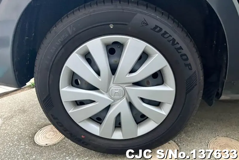 Honda Vezel in Black for Sale Image 17
