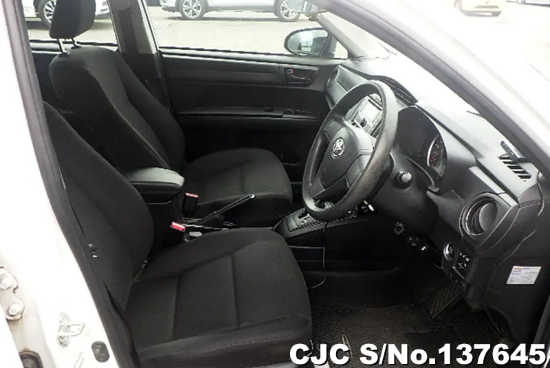 Toyota Corolla Axio in White for Sale Image 9