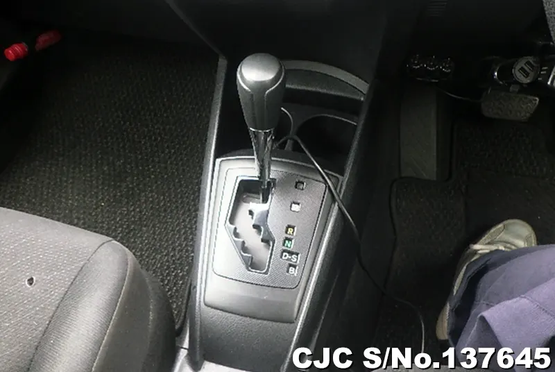 Toyota Corolla Axio in White for Sale Image 15