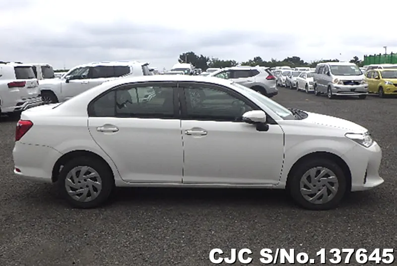 Toyota Corolla Axio in White for Sale Image 6