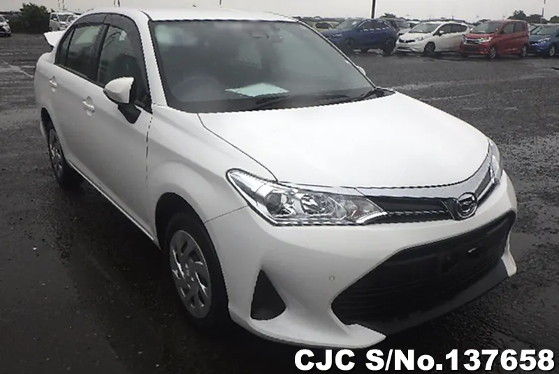 Toyota / Corolla Axio 2021