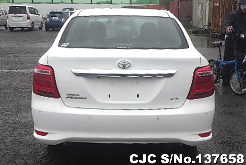 Toyota Corolla Axio in White for Sale Image 3