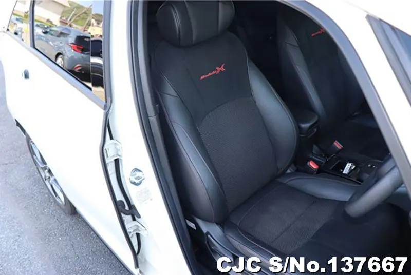 Honda Fit in White for Sale Image 7