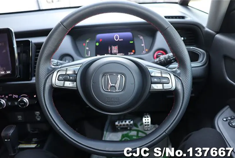 Honda Fit in White for Sale Image 10