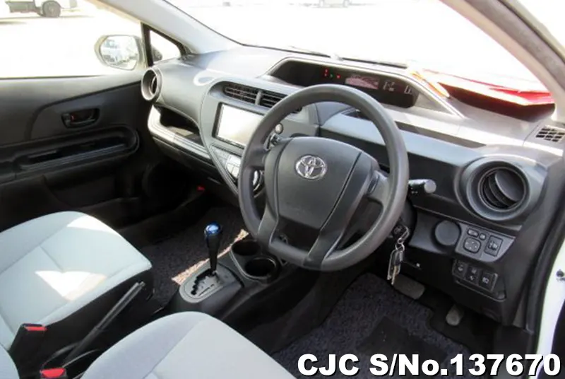 Toyota Aqua in White for Sale Image 7