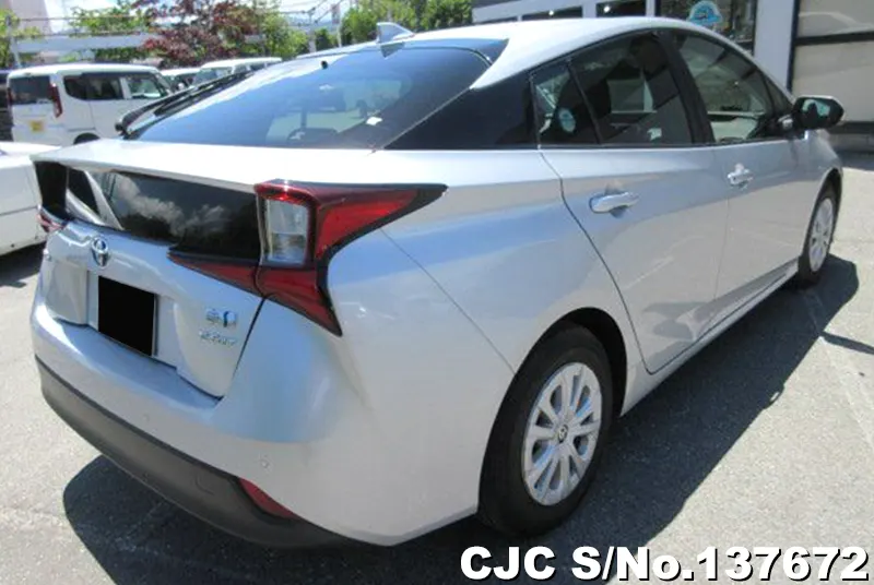Toyota Prius in Silver for Sale Image 2