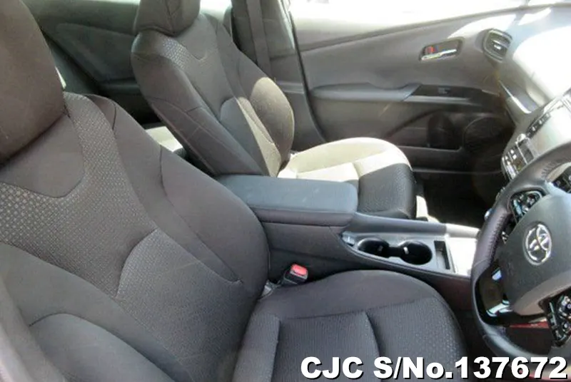 Toyota Prius in Silver for Sale Image 8