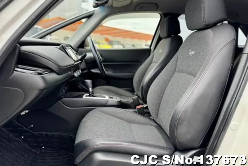 Honda Fit in White for Sale Image 9
