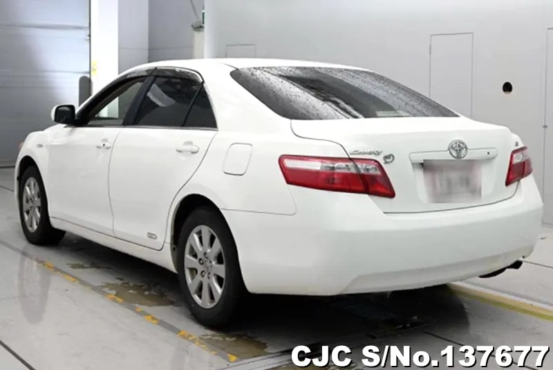 Toyota Camry in White for Sale Image 1