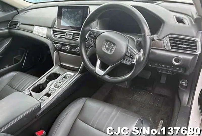 Honda Accord in White for Sale Image 3