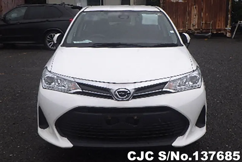 Toyota Corolla Axio in White for Sale Image 4