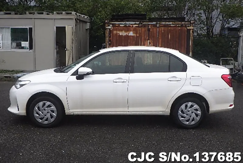 Toyota Corolla Axio in White for Sale Image 7