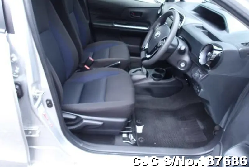 Toyota Aqua in Silver for Sale Image 7