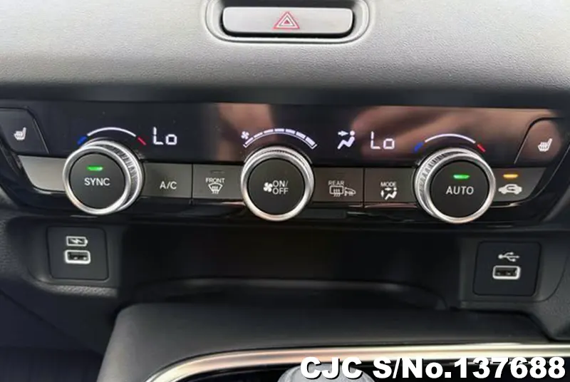 Honda Vezel in White for Sale Image 4
