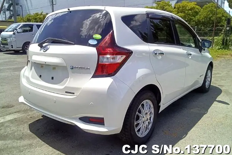 Nissan Note in White for Sale Image 2