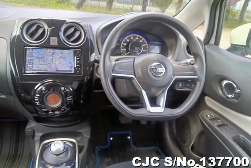 Nissan Note in White for Sale Image 6