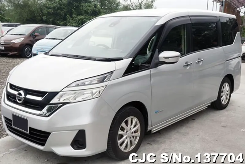 Nissan Serena in Silver for Sale Image 3