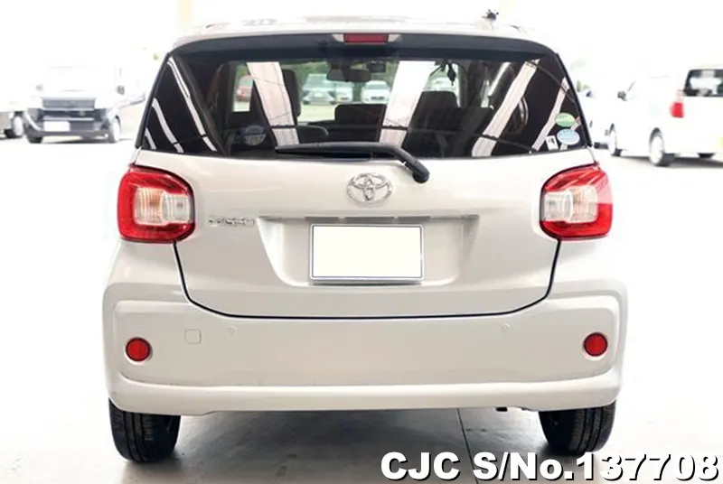 Toyota Passo in Silver for Sale Image 5