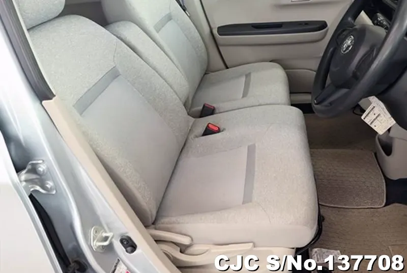 Toyota Passo in Silver for Sale Image 8