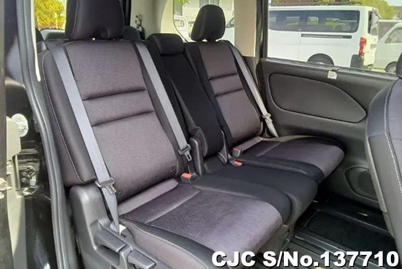 Nissan Serena in Black for Sale Image 9