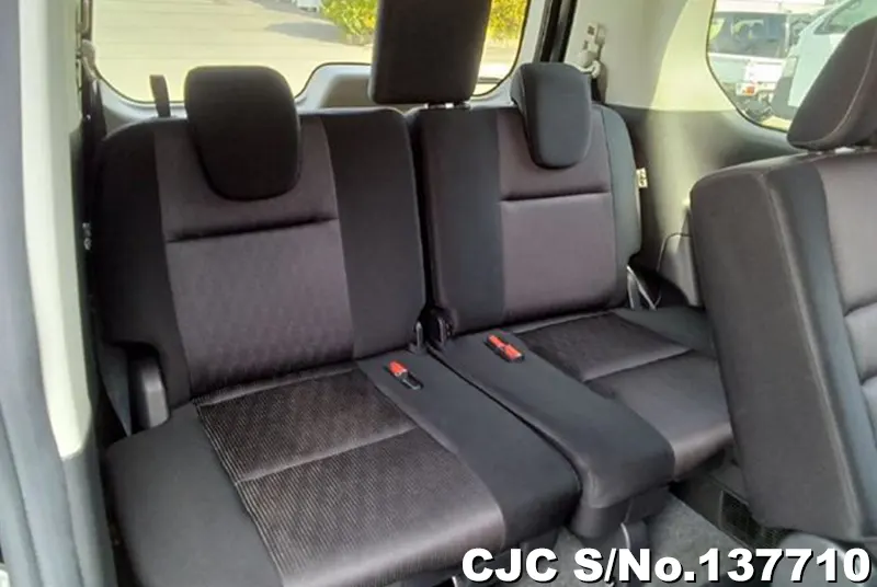Nissan Serena in Black for Sale Image 10