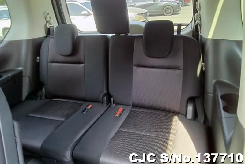 Nissan Serena in Black for Sale Image 11