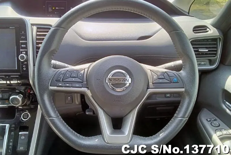 Nissan Serena in Black for Sale Image 12