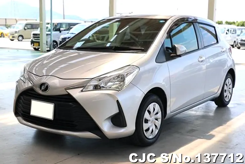Toyota Vitz in Silver for Sale Image 3