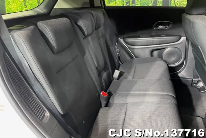 Honda Vezel in White for Sale Image 10
