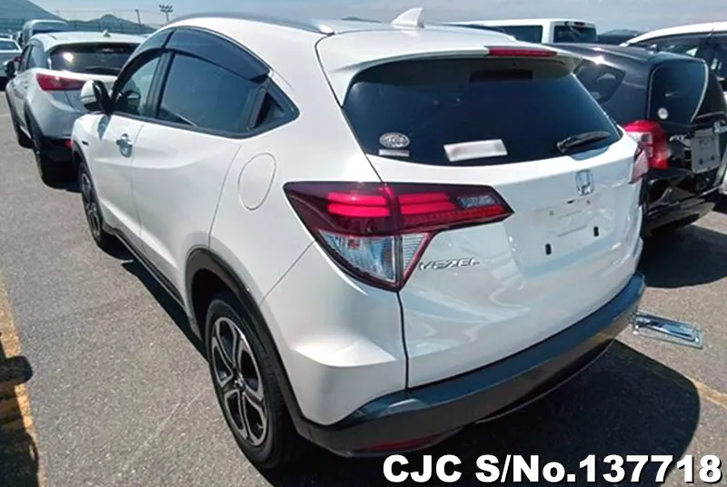 Honda Vezel in White for Sale Image 1