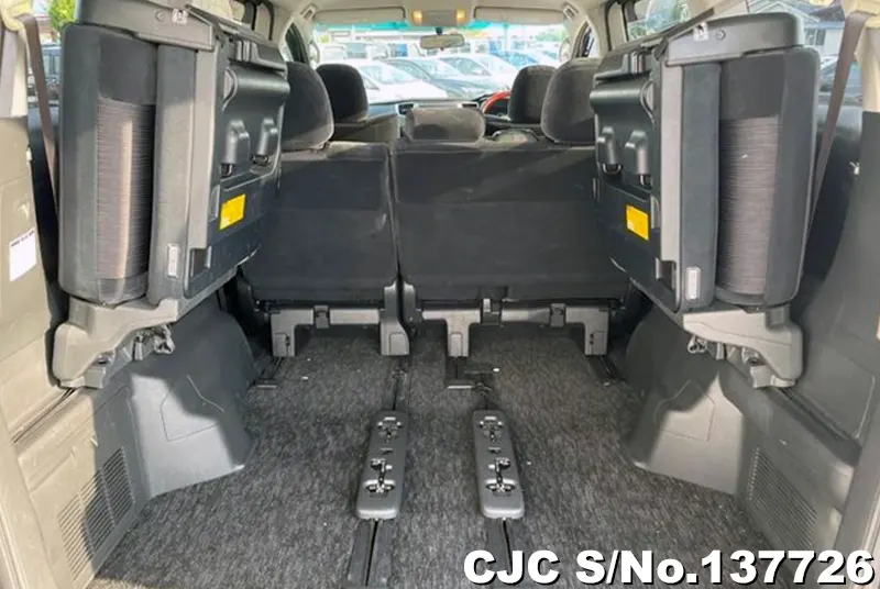 Toyota Vellfire in Black for Sale Image 5