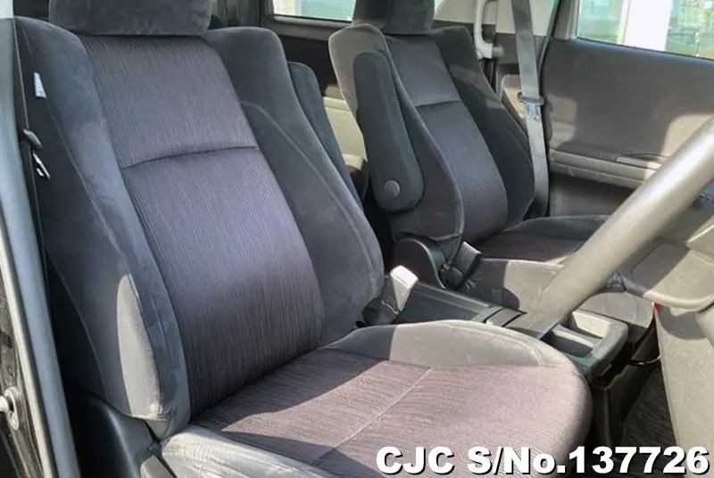 Toyota Vellfire in Black for Sale Image 7