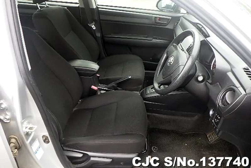 Toyota Corolla Axio in Silver for Sale Image 10