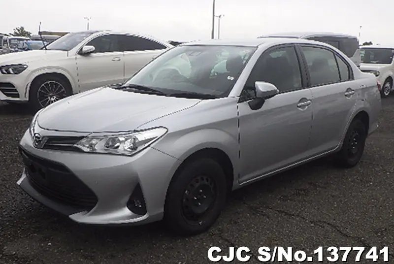 Toyota Corolla Axio in Silver for Sale Image 3
