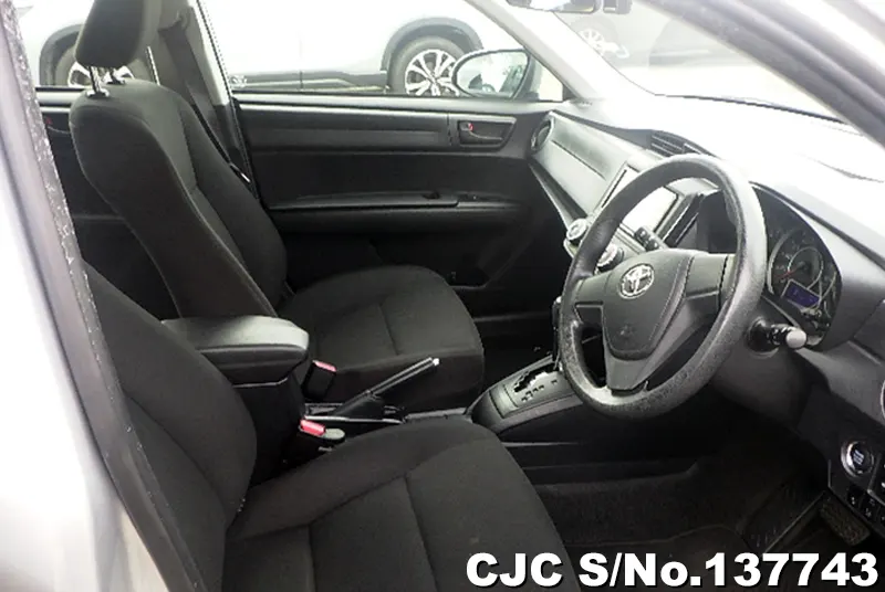 Toyota Corolla Axio in Silver for Sale Image 10