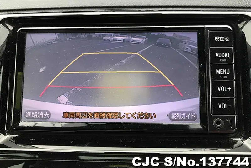 Toyota Mark X in White for Sale Image 13