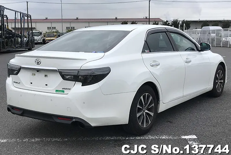 Toyota Mark X in White for Sale Image 2