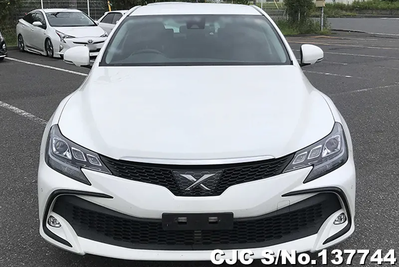 Toyota Mark X in White for Sale Image 4