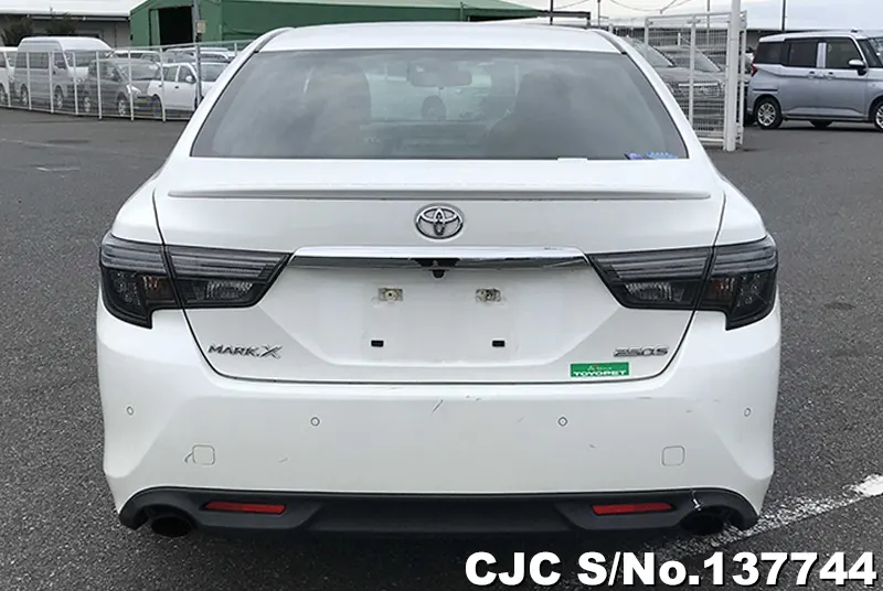 Toyota Mark X in White for Sale Image 5