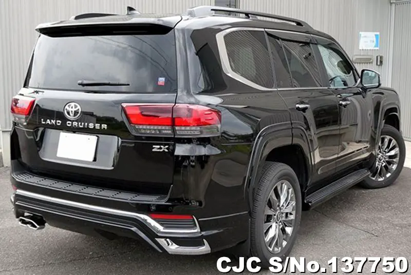 Toyota Land Cruiser in Black for Sale Image 2