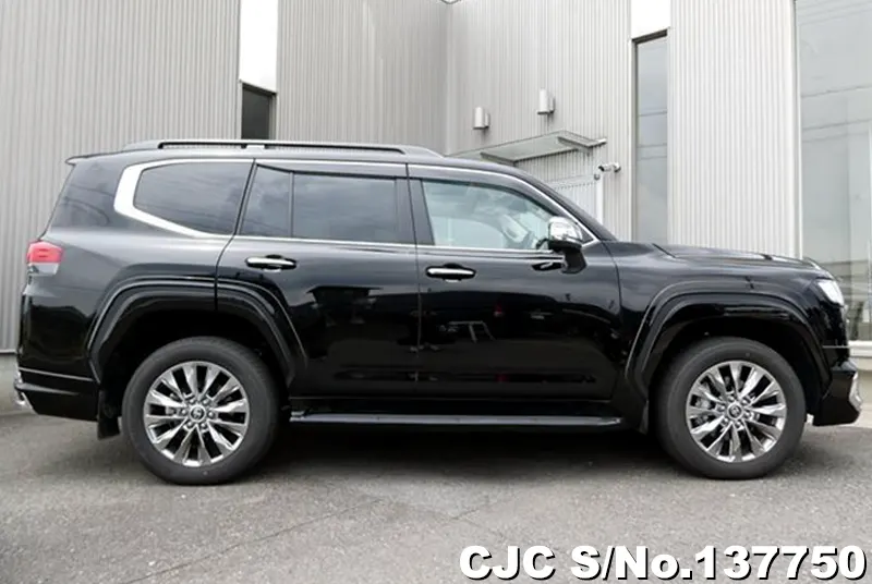 Toyota Land Cruiser in Black for Sale Image 6